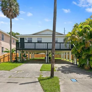 Holiday home Boho Inspired In The Heart Of Bay!, Tampa